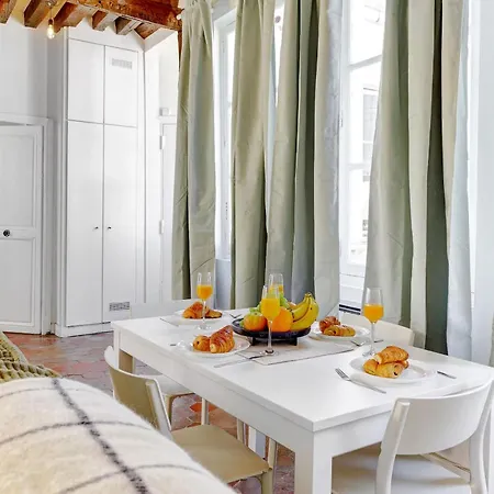 Bnbnova - 1br - Heart Of The Latin Quarter