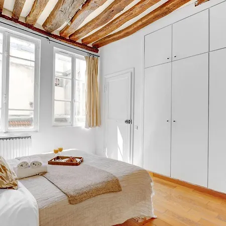 Bnbnova - 1br - Heart Of The Latin Quarter